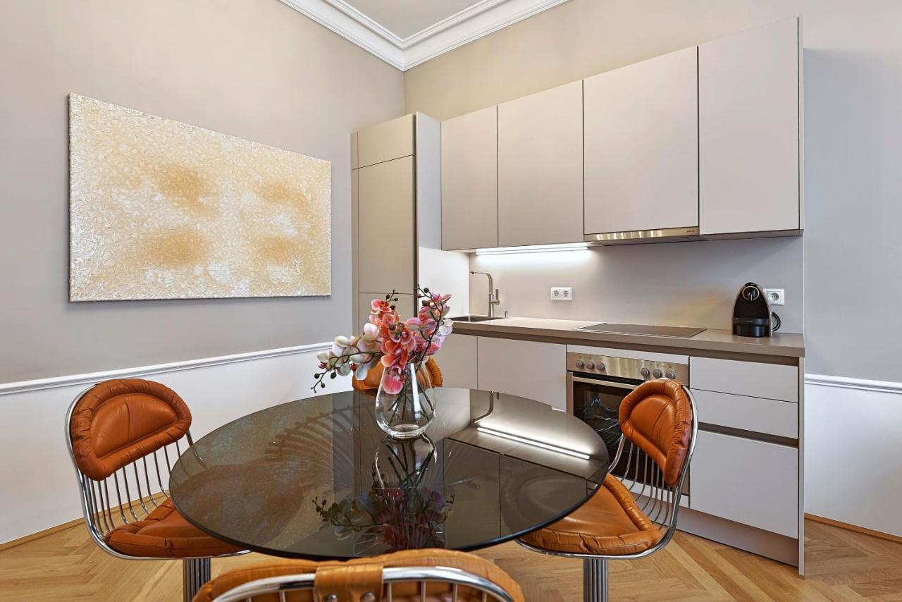 Theobaldgasse - Exclusive Opportunity Since Construction Close By Apartment Wien