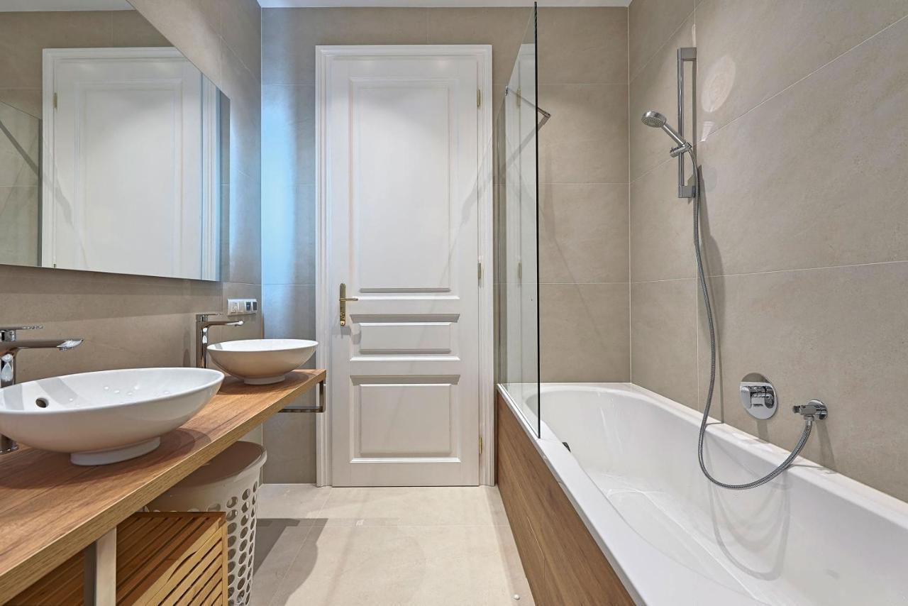 Theobaldgasse - Exclusive Opportunity Since Construction Close By * Wien